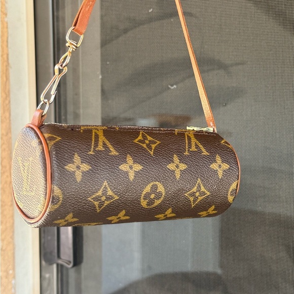 Authentic Louis Vuitton Papillon 30 with Companion - Picture 4 of 15